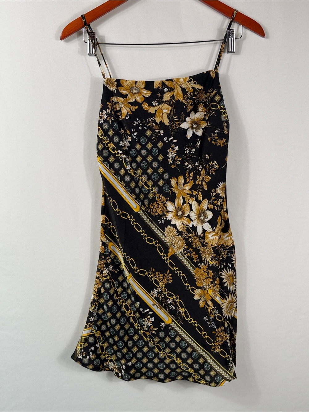 Princess Polly Lucci Mini Black & Gold Floral Chain Print Dress. Size 2. NWT - Picture 3 of 8